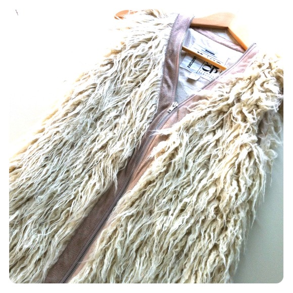 Barneys New York modern chic shag vest - Picture 1 of 1