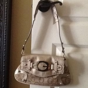 Adorable Guess Purse