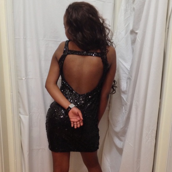 Sold 💝 Stunning black sequin dress - Picture 2 of 4