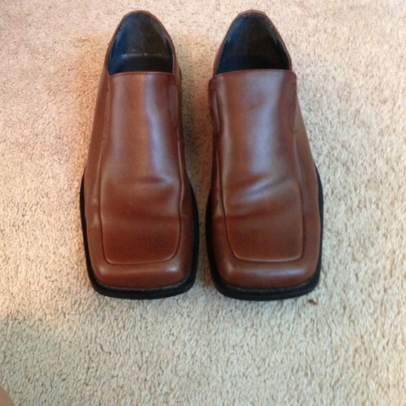 Men's dress shoes