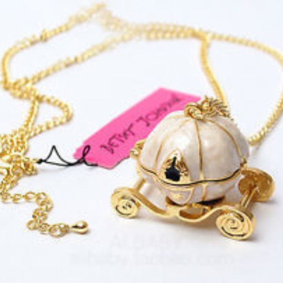 Pumpkin Carriage Necklace