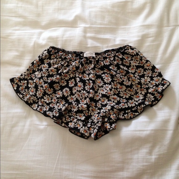 ❌SOLD❌ Brandy Melville Daisy Shorts