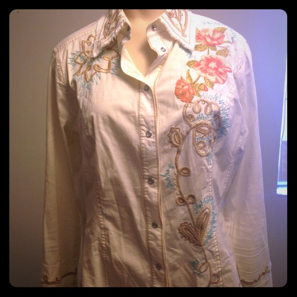 Love, Polly long sleeve embroidered shirt.