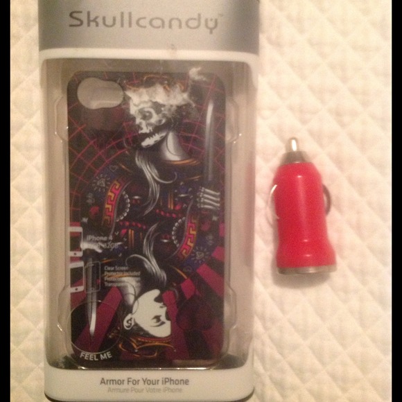 SOLD!  New Skullcandy iphone 4 4s case & charger