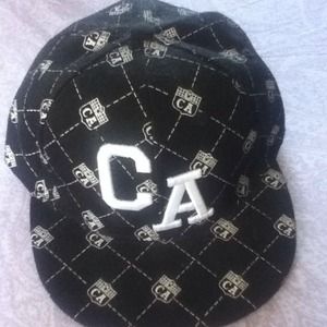 Cali hat. New in great condition. Just don't wear