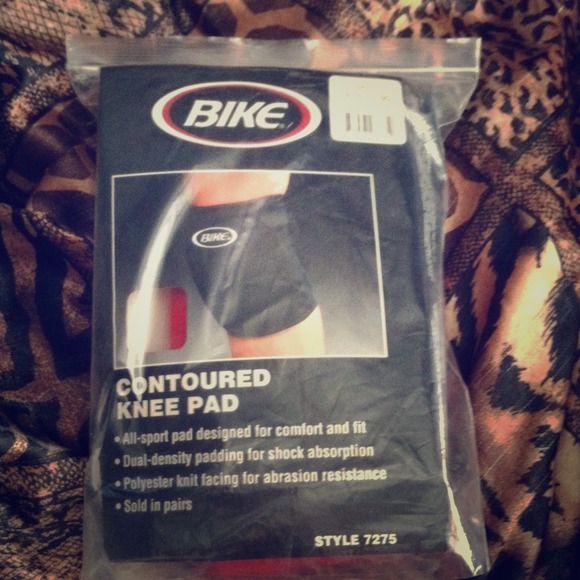 Bike® contoured knee pad