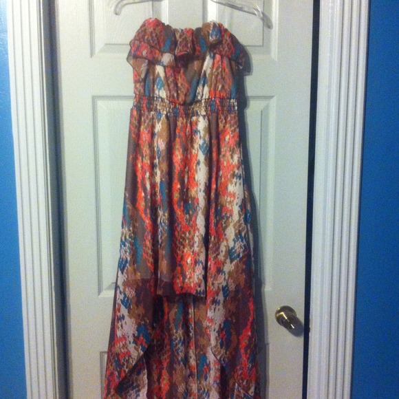 Beautiful snakeskin hi lo dress strapless