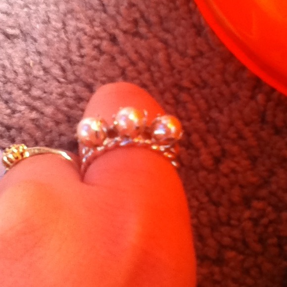 Pearl ring! - Picture 2 of 4