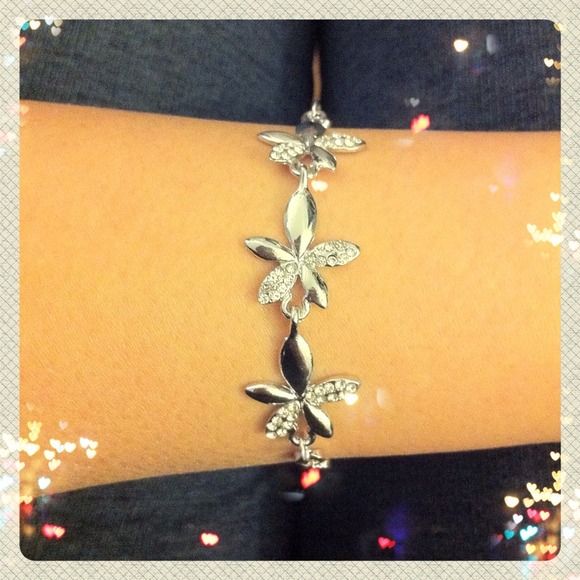 Silver Flower & Rhinestones Bracelet - Picture 2 of 2
