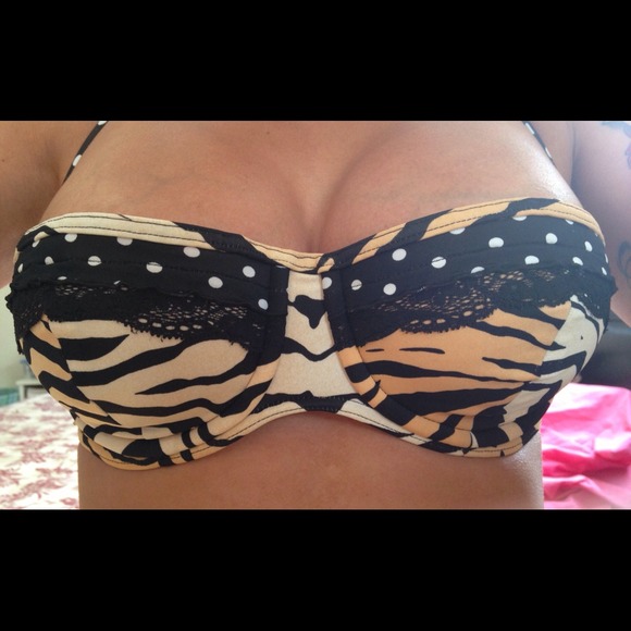 Super cute bra like swim top size 34D *reduced*$15