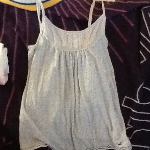 ON HOLD for monimomlg Hollister tank shirt