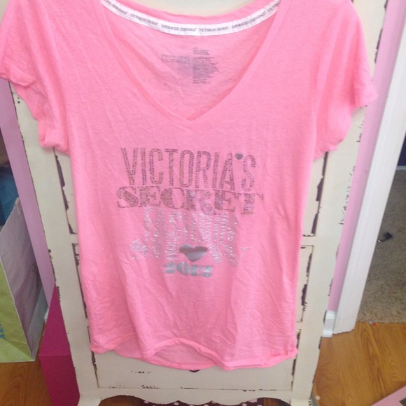 ⛔️SOLD⛔️ Victoria's Secret 2012 Fashion Show Shirt