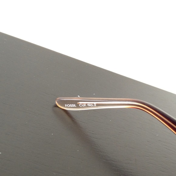 😎Authentic Fossil sunnies😎 - Picture 4 of 4