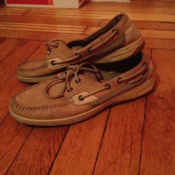 Woman's SPERRY shoes size 8.5