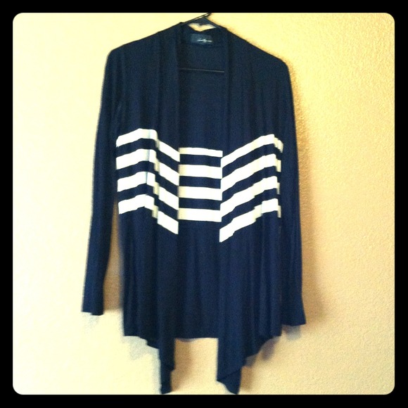 ✨Reduced✨Black and white stripe cardigan