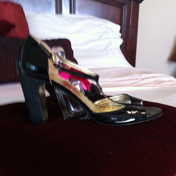 ❤❤REDUCED❤❤Juicy couture heels,Tstrap.AUTHENTIC!! - Picture 2 of 3
