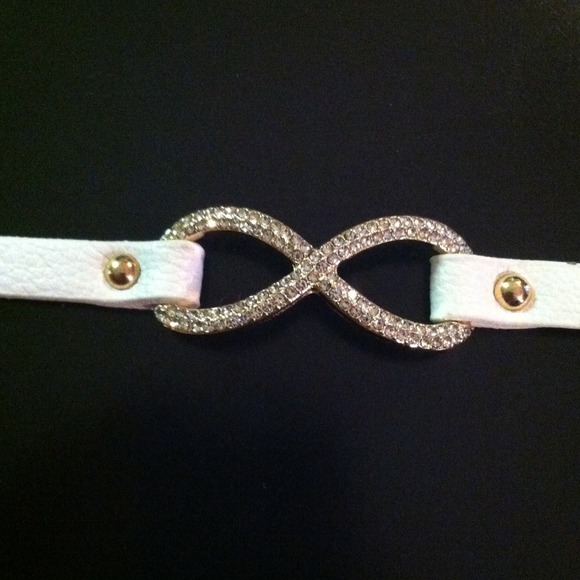 SOLD New white band bracelet with infinity - Picture 2 of 3