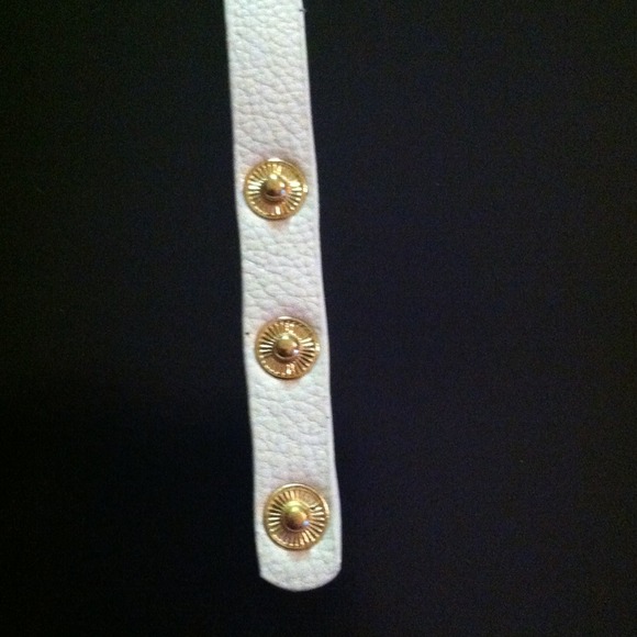 SOLD New white band bracelet with infinity - Picture 3 of 3