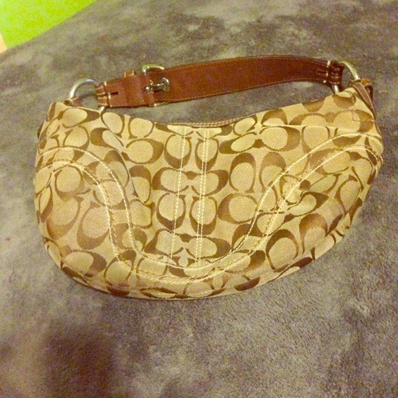 Authentic coach tan hobo bag! - Picture 1 of 3