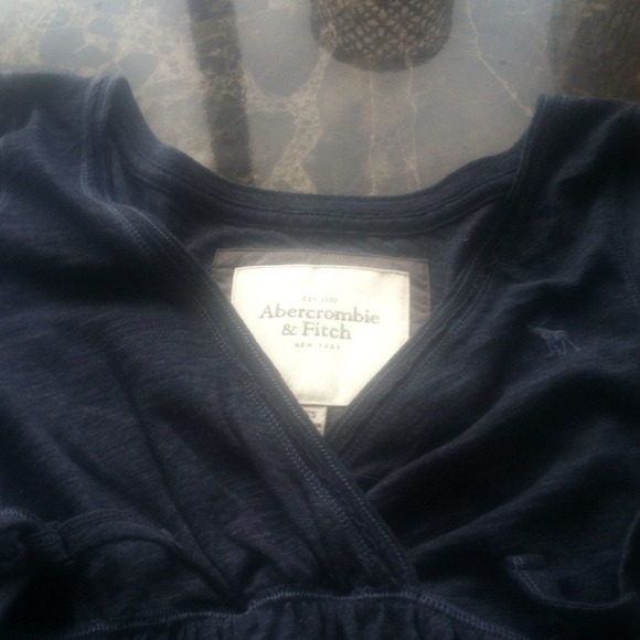 Abercrombie & Fitch V Neck Top!