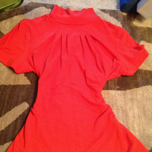 Burnt orange collared short sleeved short!