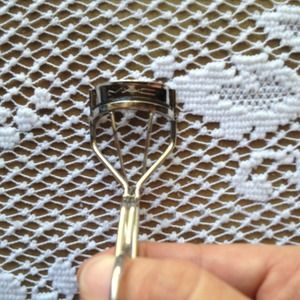 MAC eyelash curler