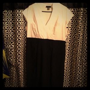 🚫❗SOLD SOLD SOLD❗🚫Women's Black & White Dress