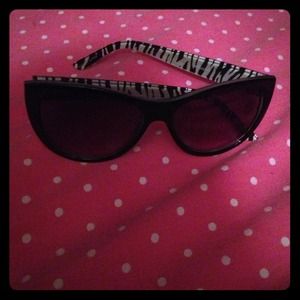 Zebra print sun glasses