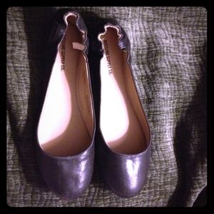 Size 7.5 black shoes - new