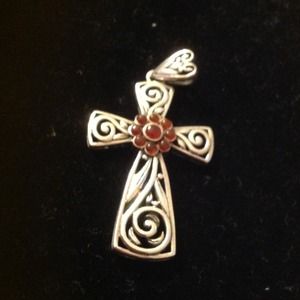 Solid sterling silver pendent w garnet accents