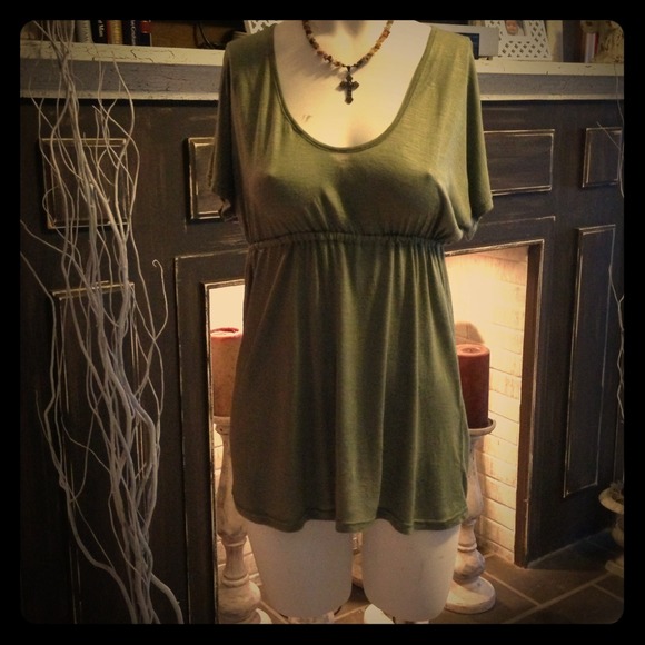🎉SOLD🎉 Olive rayon baby doll top.