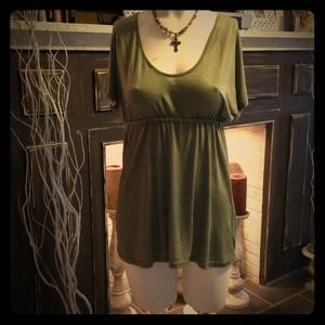 🎉SOLD🎉 Olive rayon baby doll top.