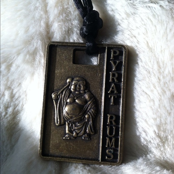 Pyrat rum toggle. - Picture 2 of 3