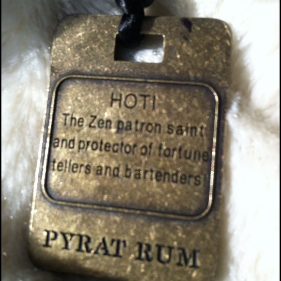 Pyrat rum toggle. - Picture 3 of 3