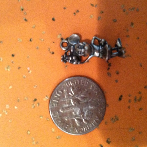 Minnie Mouse! - Picture 2 of 4