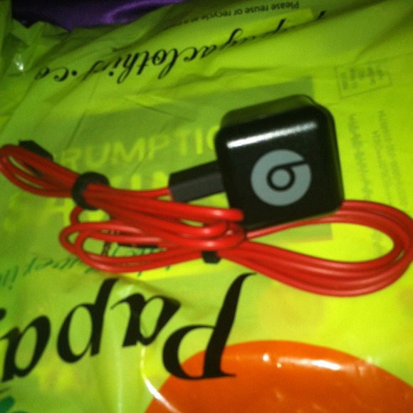 Beats by dr.dre charger and aux chord