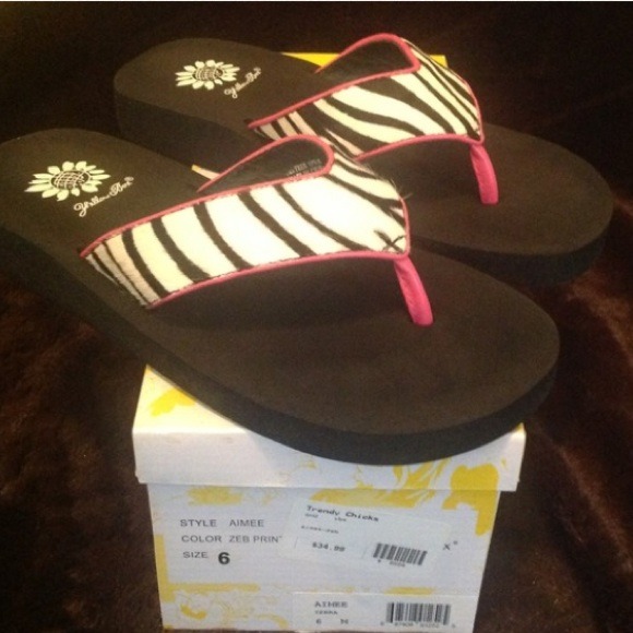 Yellow Box Shoes - HOLD🌼Yellow box flip flops -super cute!🌼from $25