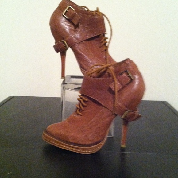 Plomo Western Style Bootie