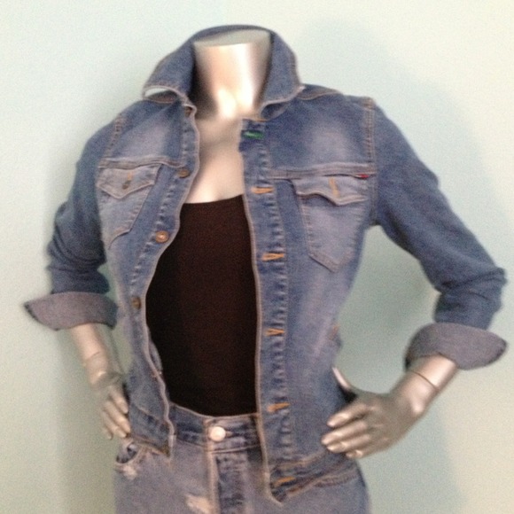 Tommy Hilfiger jean jacket size small - Picture 3 of 3