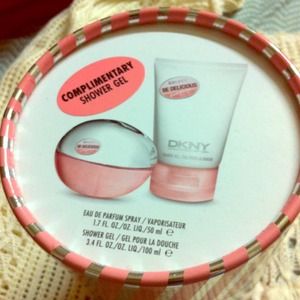 DKNY Be Delicious- fresh blossom perfume