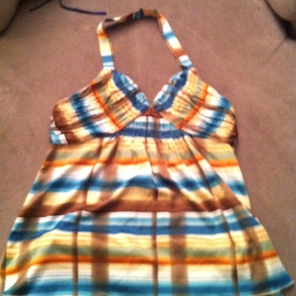 Size L silky halter top