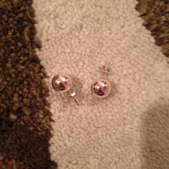 TIFFANY & CO SS BEAD STUD EARRINGS MINT CONDITION!