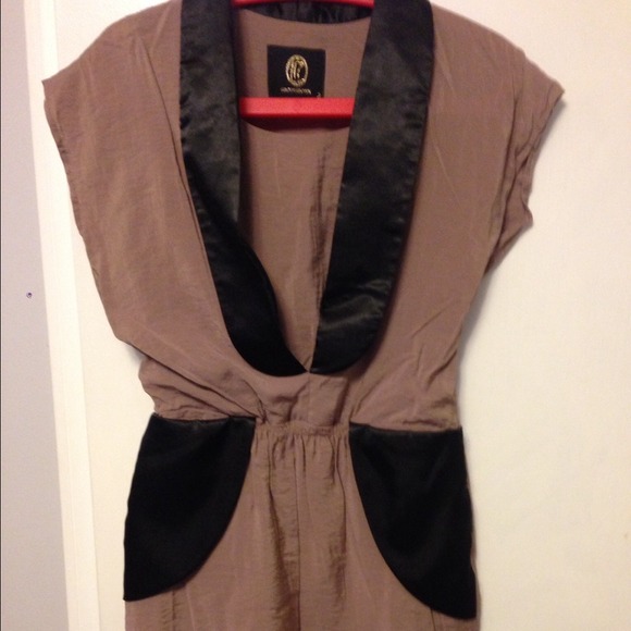 Taupe colored dress from Thailand - Picture 7 of 10