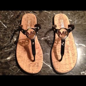 *reserved @fashionvixinmom* Blk Michael Kors