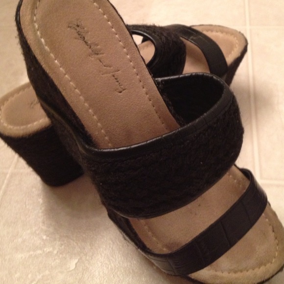 Sandals - Picture 2 of 3