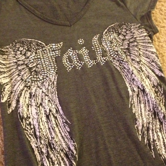 🔥FLASH SALE🔥✨Rhinestone 'Faith' V-neck✨