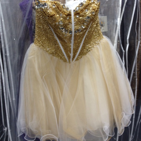 Sherri Hill Prom Dress - Picture 2 of 3
