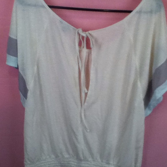 Mint gray and white American eagle top - Picture 2 of 2