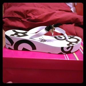 BCBG white and black flip flops