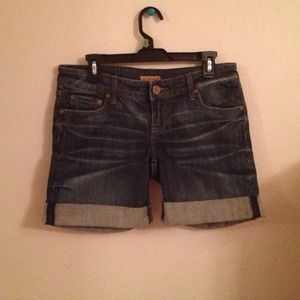 Jean shorts, mid thigh